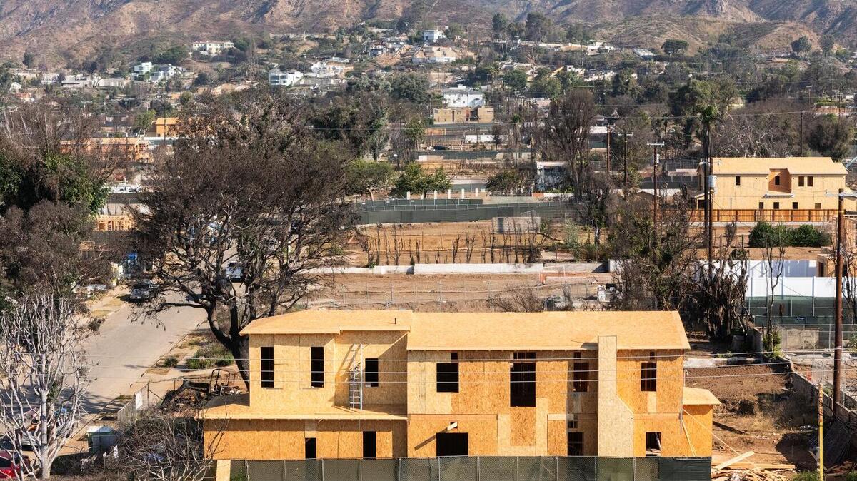 PACIFIC PALISADES, CA - AUGUST 30: Home construction on Hartzell Street in the Alphabet Streets neighborhood of Pacific Palisades, CA on Saturday, Aug. 30, 2025. (Myung J. Chun / Los Angeles Times)