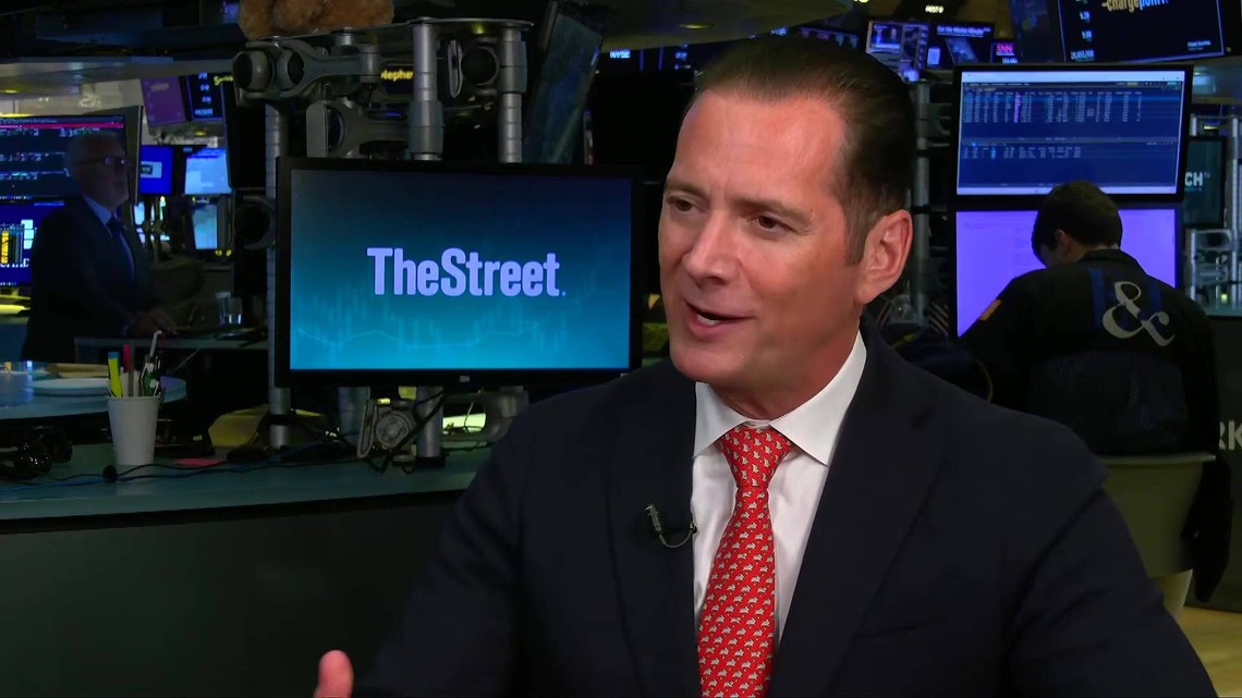 Why Richard Ross is buying semiconductors after the AI pullback 