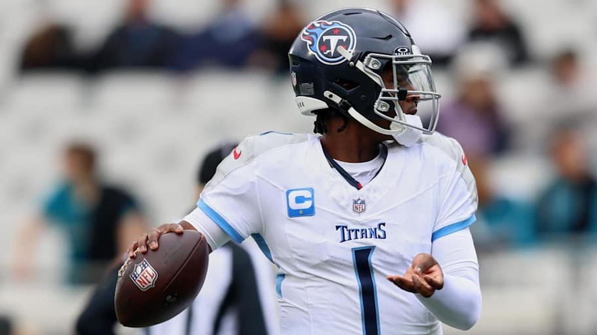  Jan 4, 2026; Jacksonville, Florida, USA; Tennessee Titans quarterback Cam Ward (1) throws a pass before the game against the Jacksonville Jaguars at EverBank Stadium. Mandatory Credit: Morgan Tencza-Imagn Images | Morgan Tencza-Imagn Images 
