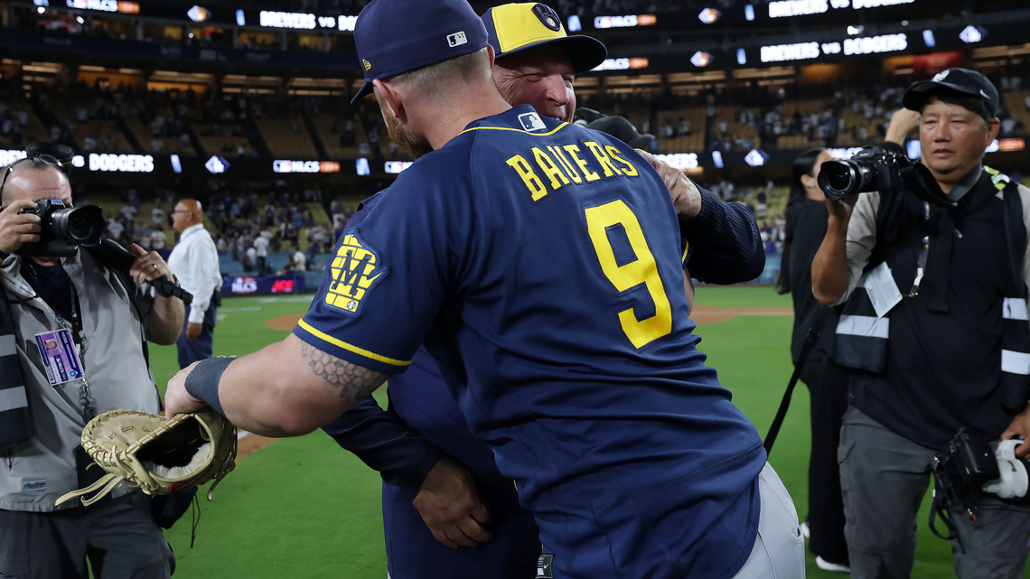 Bill Shaikin: Why Dodgers fans need to be cheering for the Brewers in this World Series 
