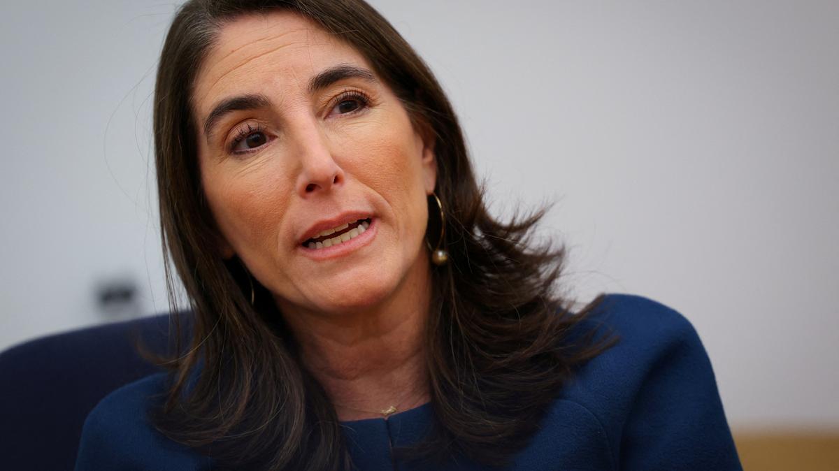 FILE PHOTO: Federal Reserve Bank of Cleveland President Beth Hammack speaks during an interview with Reuters in New York City, U.S., April 24, 2025. REUTERS/Mike Segar/File Photo