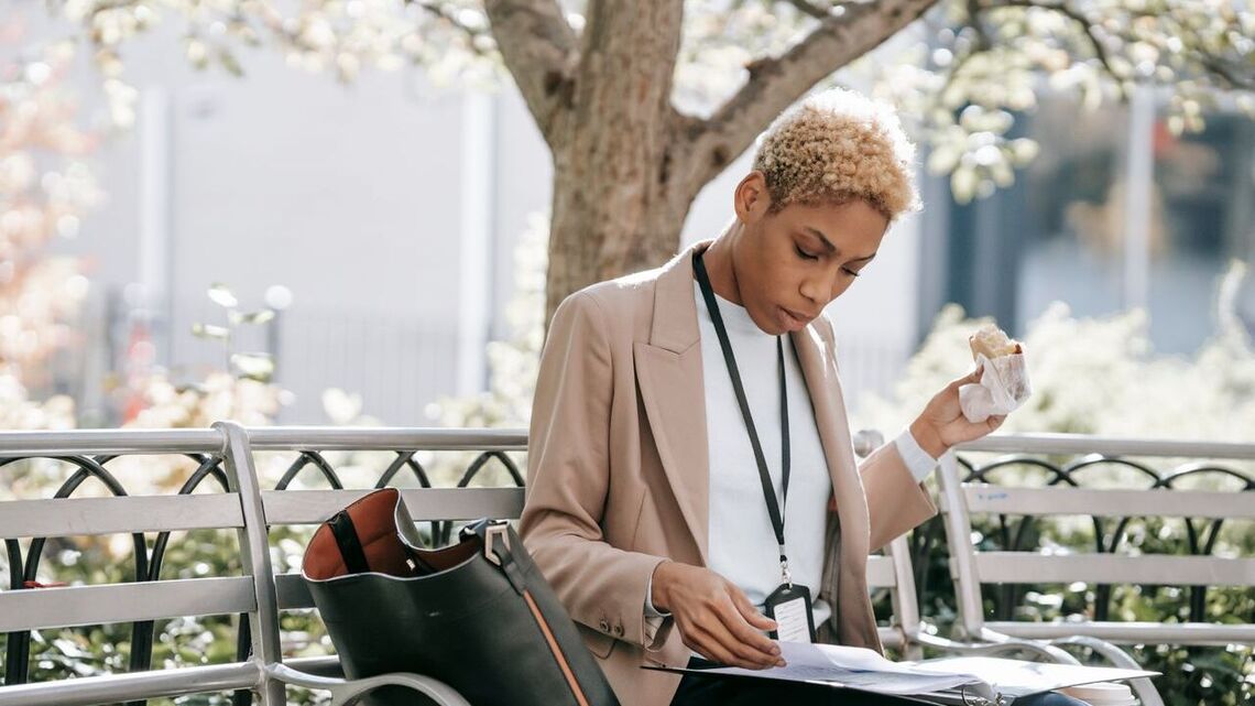Lunch outside? Most workers say it's ideal