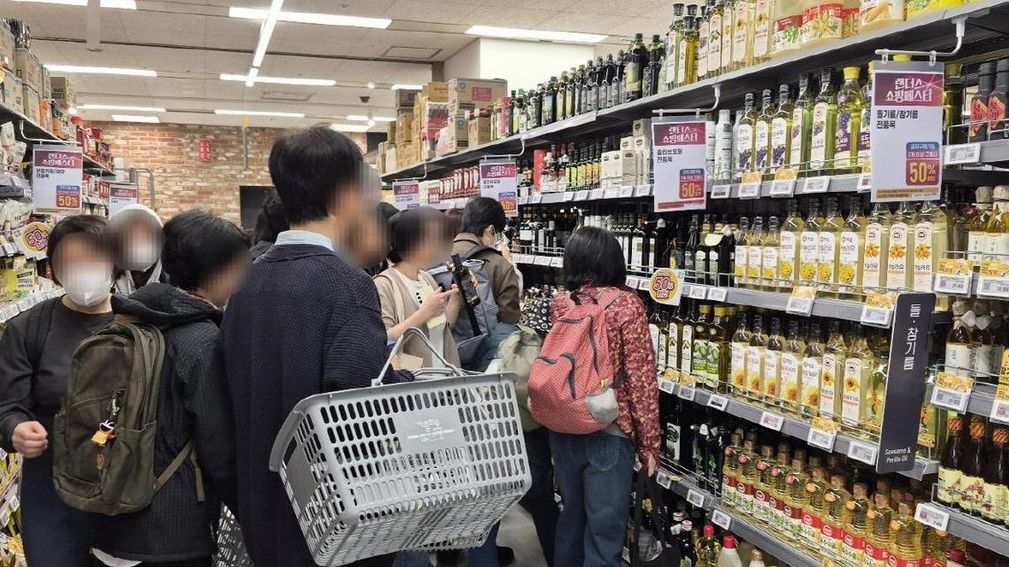 Shoppers rush for half-price deals amid high inflation 