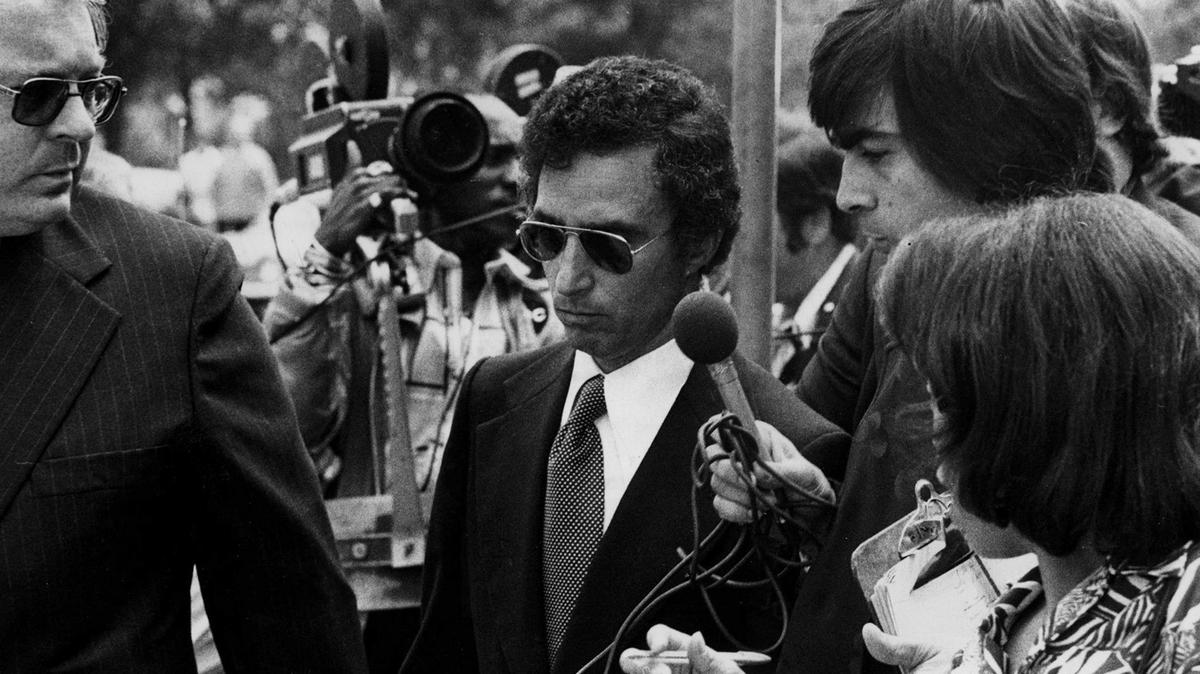 Harry Aleman, center, leaves court after his May 24, 1977, acquittal in the shotgun slaying of a union official. He was later retried and found guilty of the crime. (Hardy Wieting/Chicago Tribune)