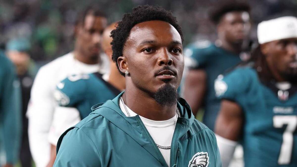  Sep 4, 2025; Philadelphia, Pennsylvania, USA; Philadelphia Eagles linebacker Nakobe Dean (17) against the Dallas Cowboys at Lincoln Financial Field. Mandatory Credit: Bill Streicher-Imagn Images | Bill Streicher-Imagn Images 