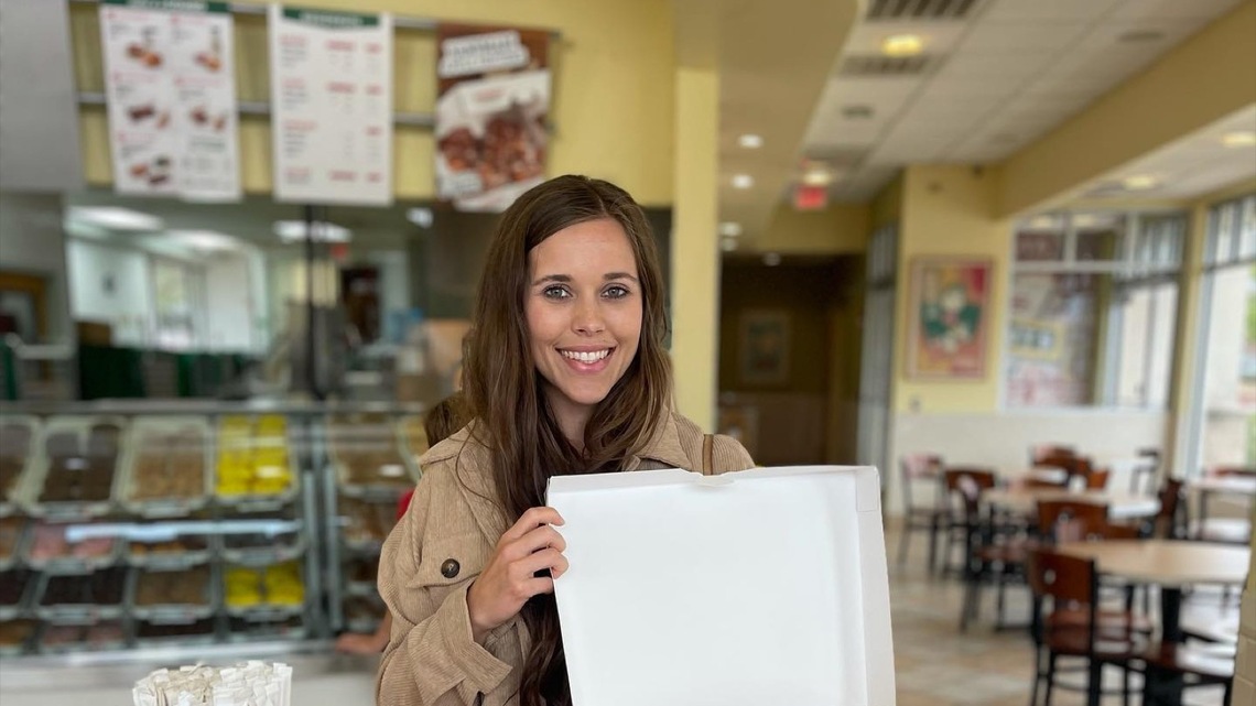 Jessa Duggar Explains Decision to Wear Pants After Leaving IBLP: 'Growing Up' 