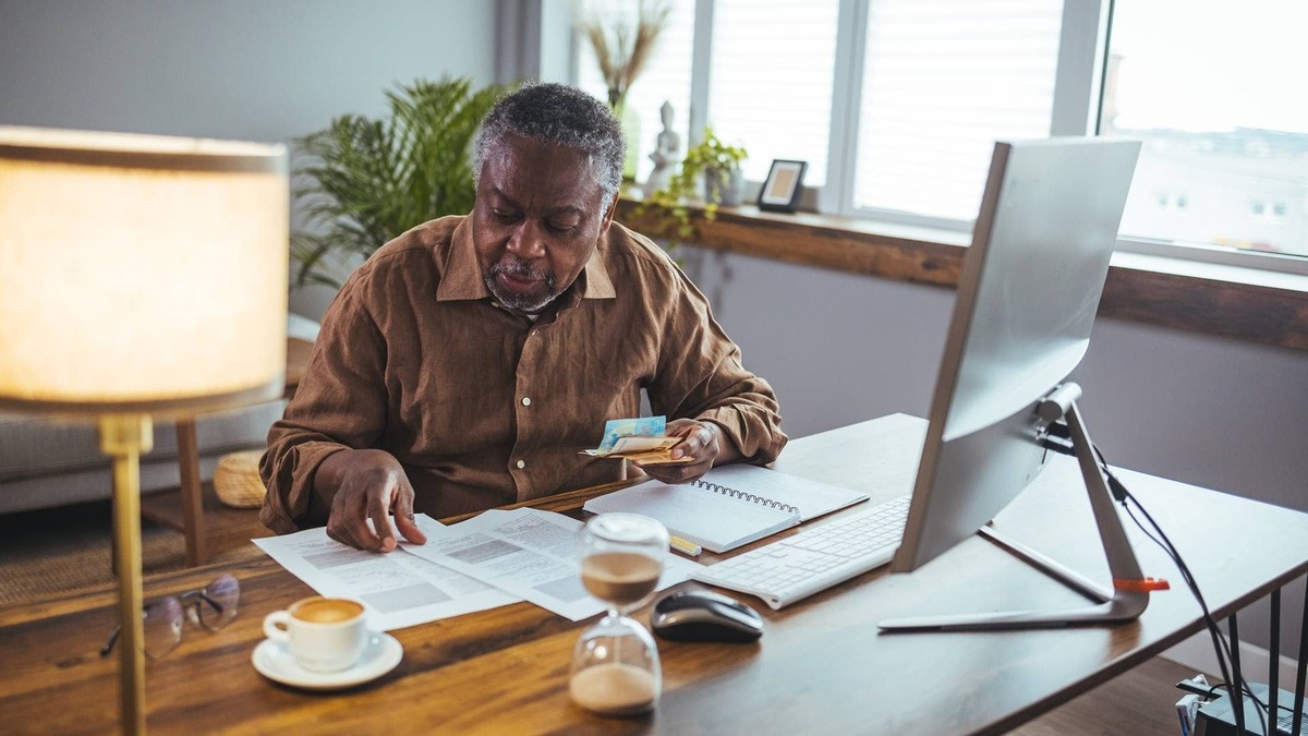  Most retirement savers overlook fees when rolling over accounts, prioritizing control instead and potentially sacrificing thousands in long-term investment returns. 