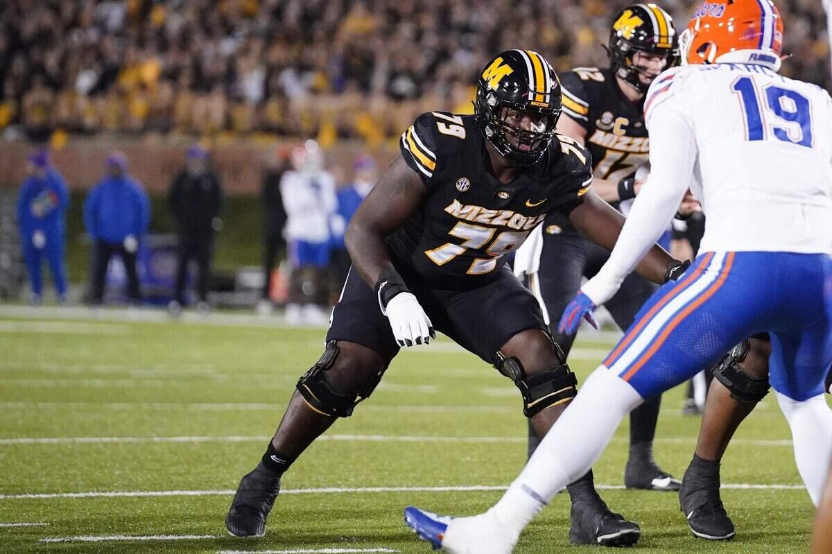 Missouri Tigers offensive lineman Armand Membou (79) at the line of scrimmage against the Florida Gators during a game in 2023.