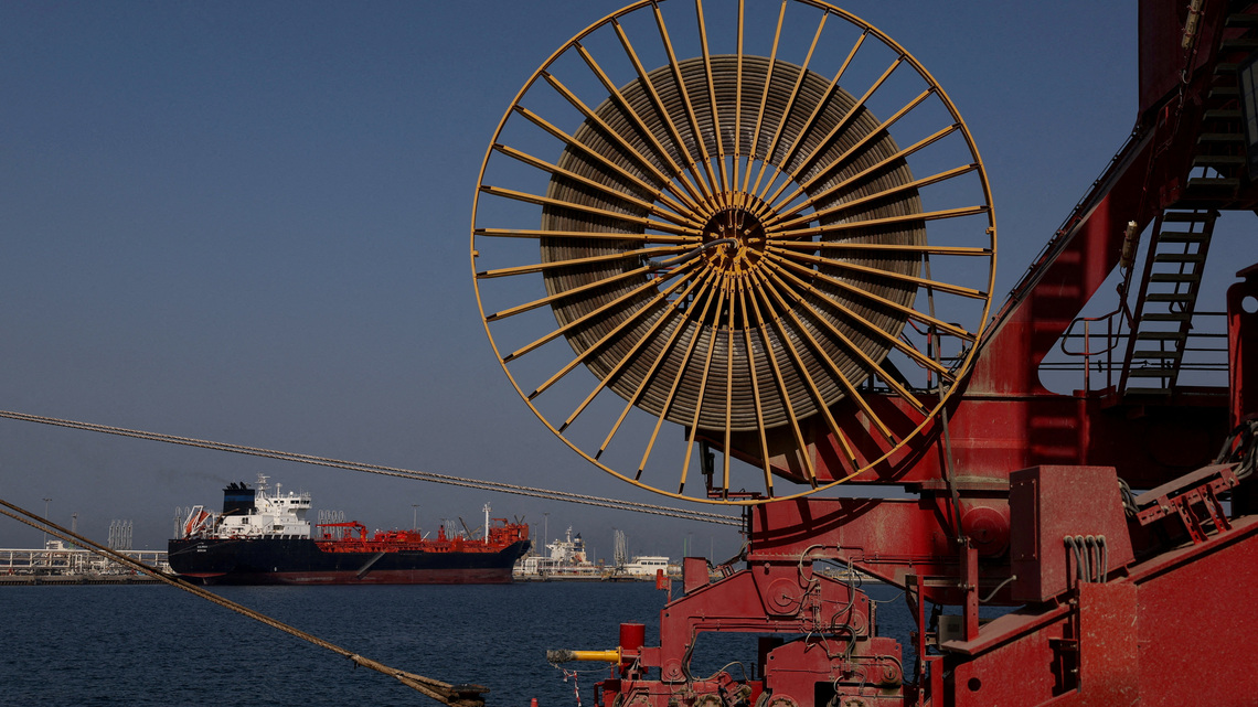 Oil extends losses on hopes for Middle East talks to ease supply woes 