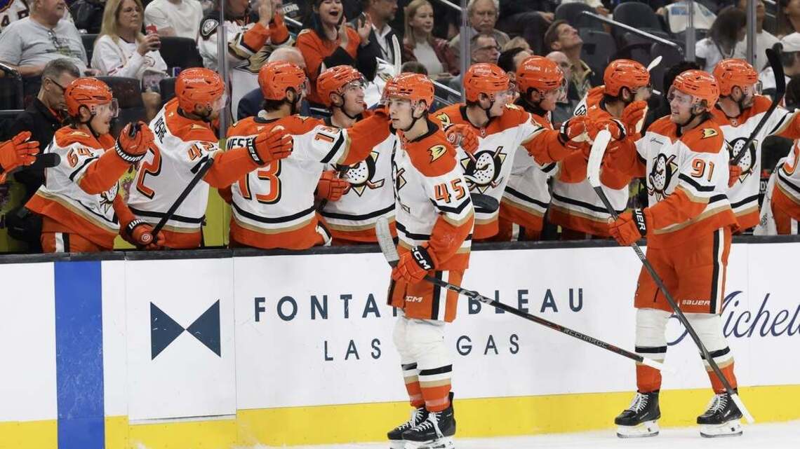 Leo Carlsson, Ducks start strong, hold off Golden Knights' surge 