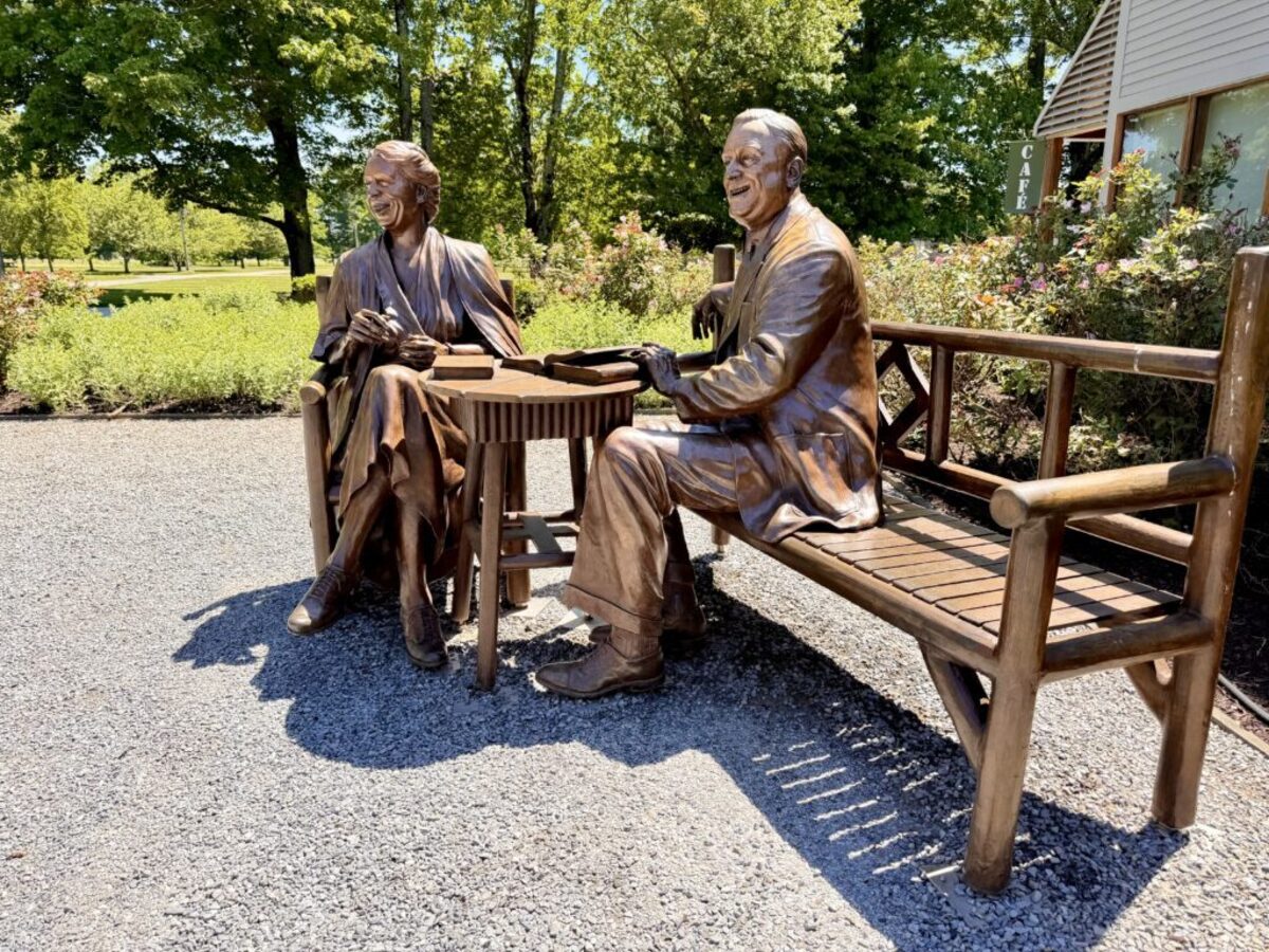  Pose with the President and First Lady at the Roosevelt Home and Presidential Library. Photo credit: Cathy Bennett Kopf 