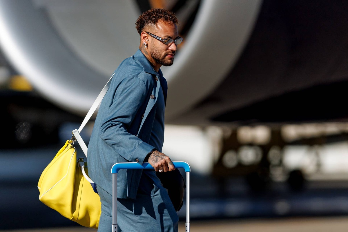  Brazil forward Neymar Jr. arrives for the 2026 FIFA World Cup at Newark Liberty International Airport. Caean Couto-Imagn Images