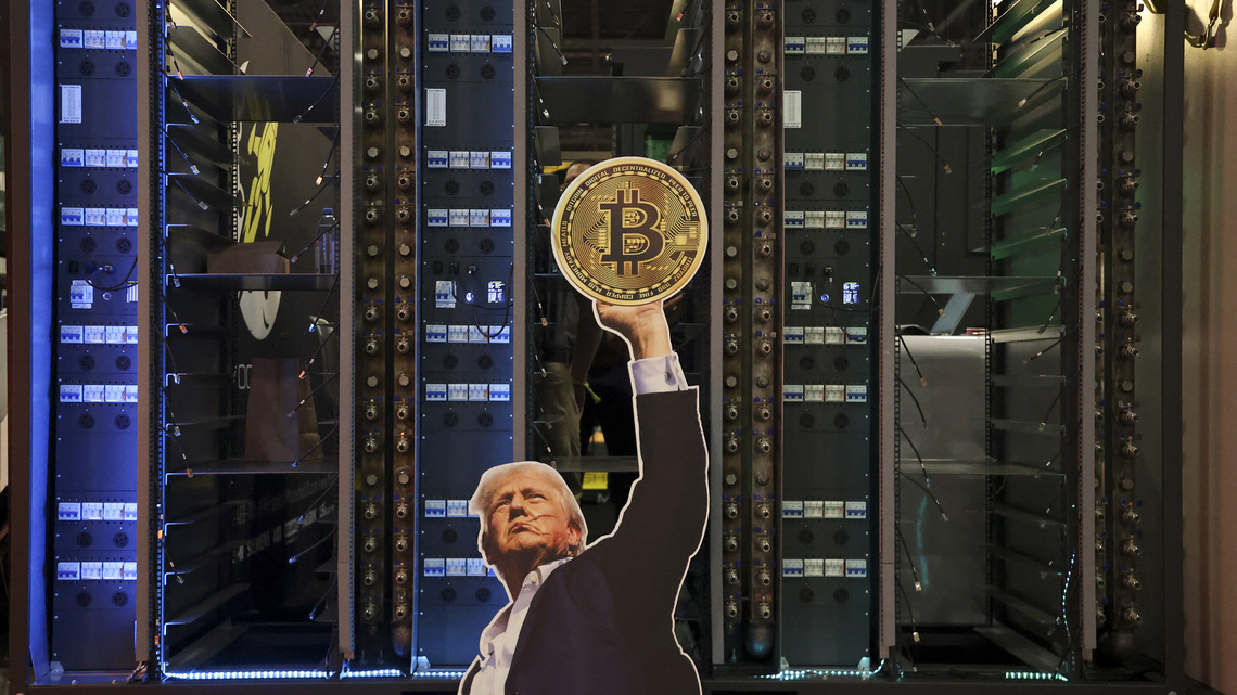 Trump Bitcoin reserve faces hurdles as departments seek control 