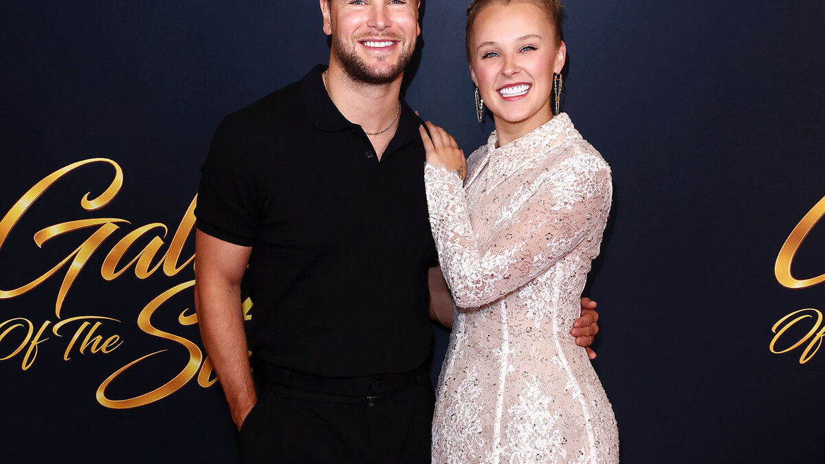 JoJo Siwa and Boyfriend Chris Hughes Reveal Long-Distance Holiday Plans