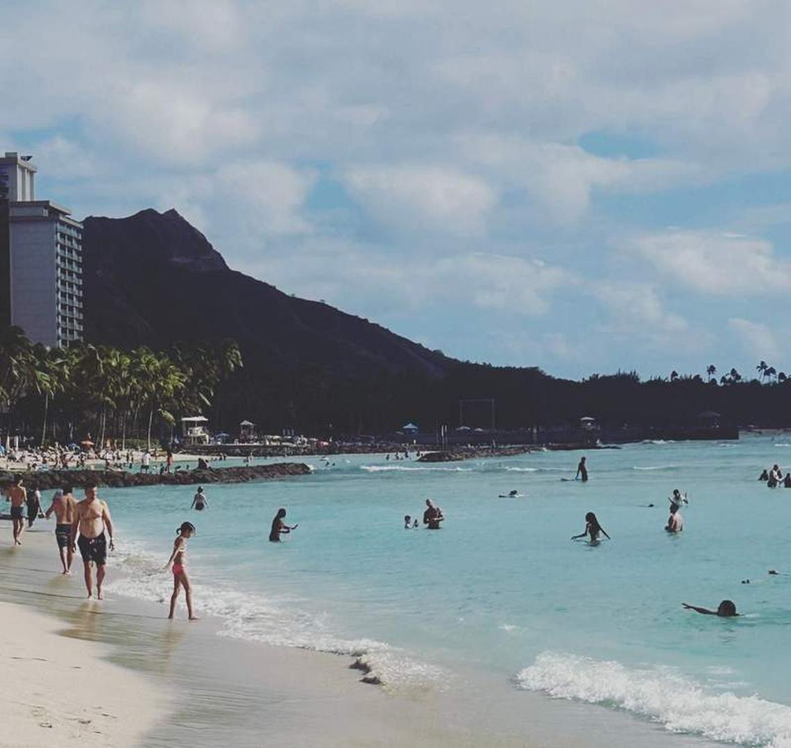  A busy Waikiki Beach in the afternoon. Photo credit: Shelly Peterson 