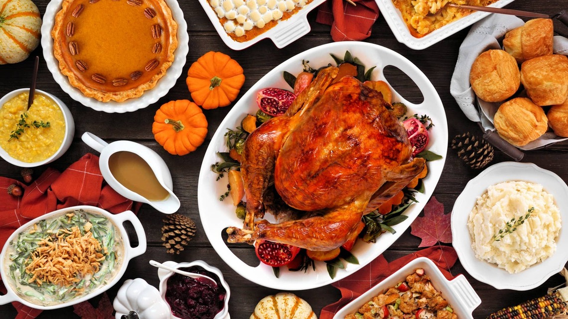 This Popular Grocery Chain Is Selling A Thanksgiving Meal Deal That Is Less Than $5 Per Person 
