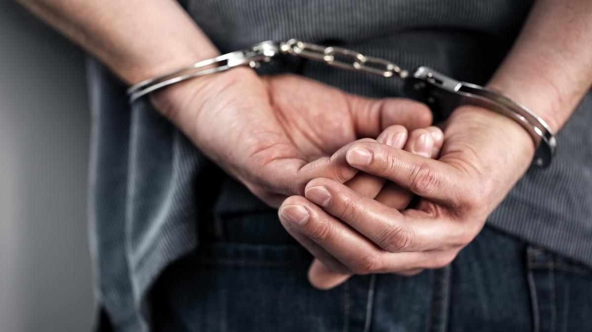 Las autoridades de Palm Beach detuvieron a un hombre tras desatar una ola de delitos en ocho horas.