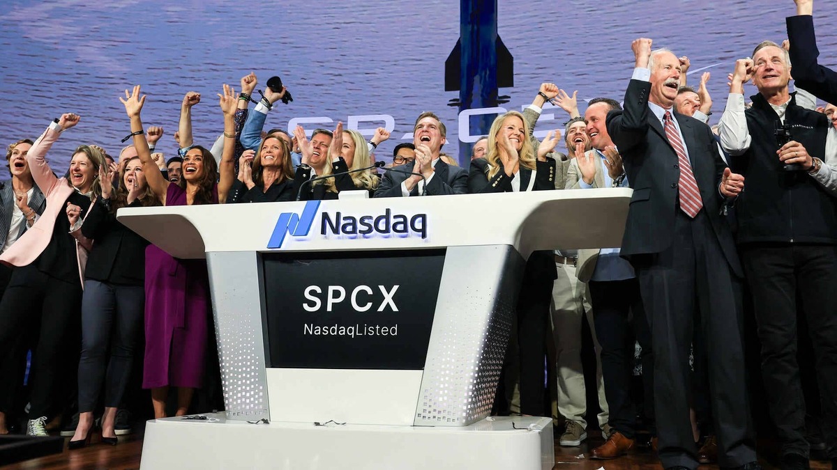  Jeremy Grantham doesn't believe investors should get too excited about SpaceX. 