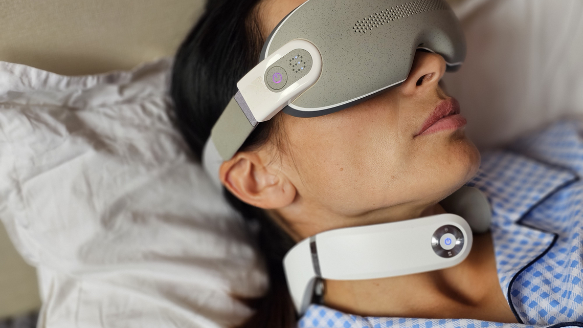 Tired of Waking Up at 3am? These EEG Sleep Headbands Read Your Brainwaves and Here Is What They Do