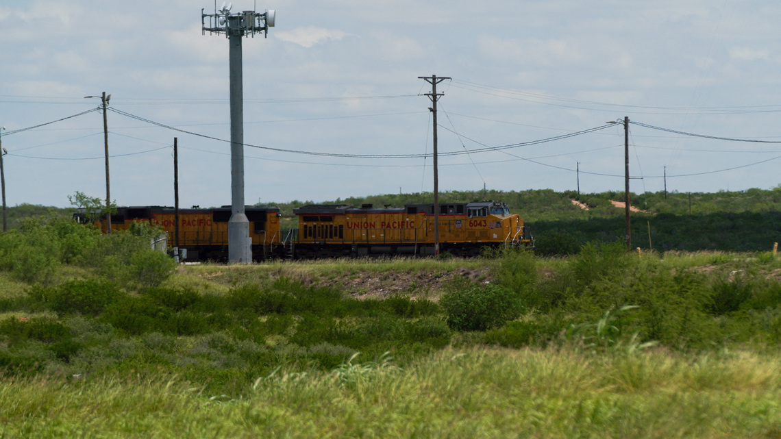 Union Pacific tops estimates on pricing strength, flags hit from high fuel costs 