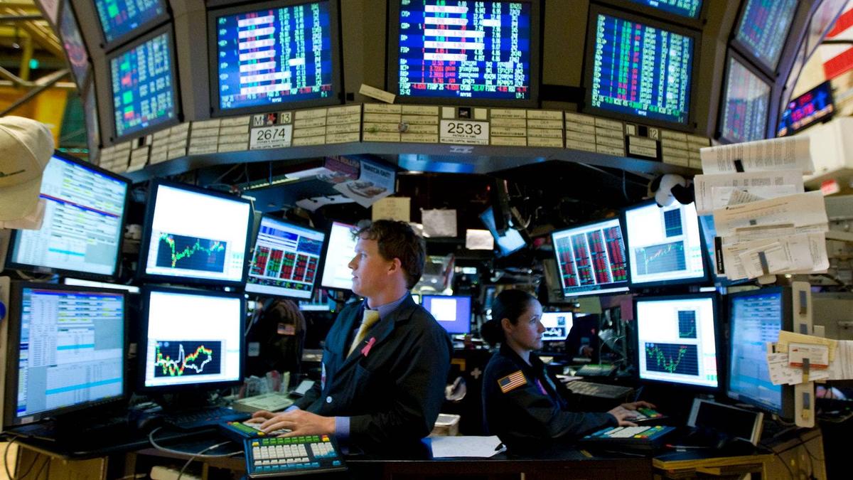  A handful of AI-driven semiconductor stocks have powered the market higher, raising concerns about concentration risk and stretched valuations. 