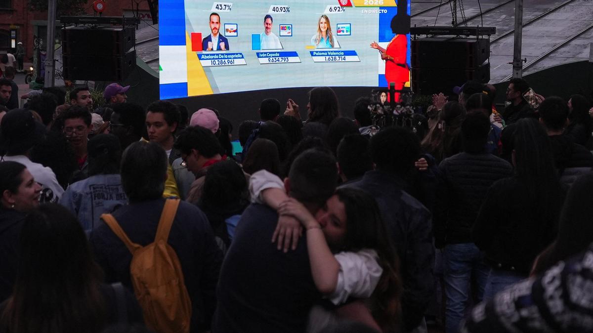 People react to the results of the first round of the presidential election, in Bogota, Colombia May 31, 2026. REUTERS/Enea Lebrun