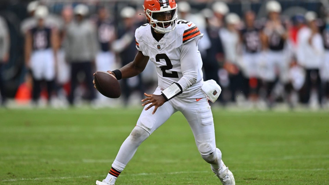 Shedeur Sanders' Mom Sends Strong Message After Interception Against Bears 