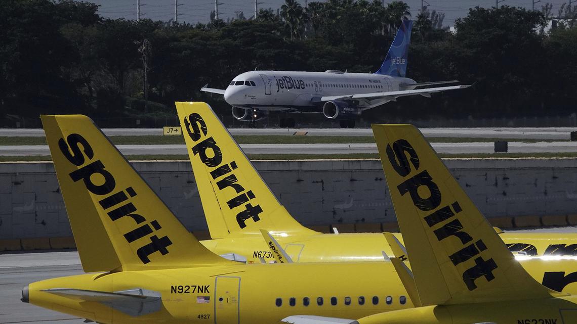 Spirit Airlines prepares to shut down without a government bailout 