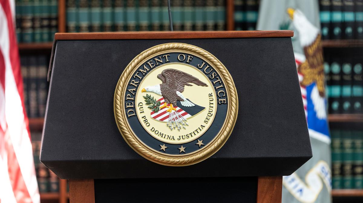 El Departamento de Justicia de EEUU anunció que un lugarteniente del Clan del Golfo de Colombia se declaró culpable de conspiración de narcotráfico.