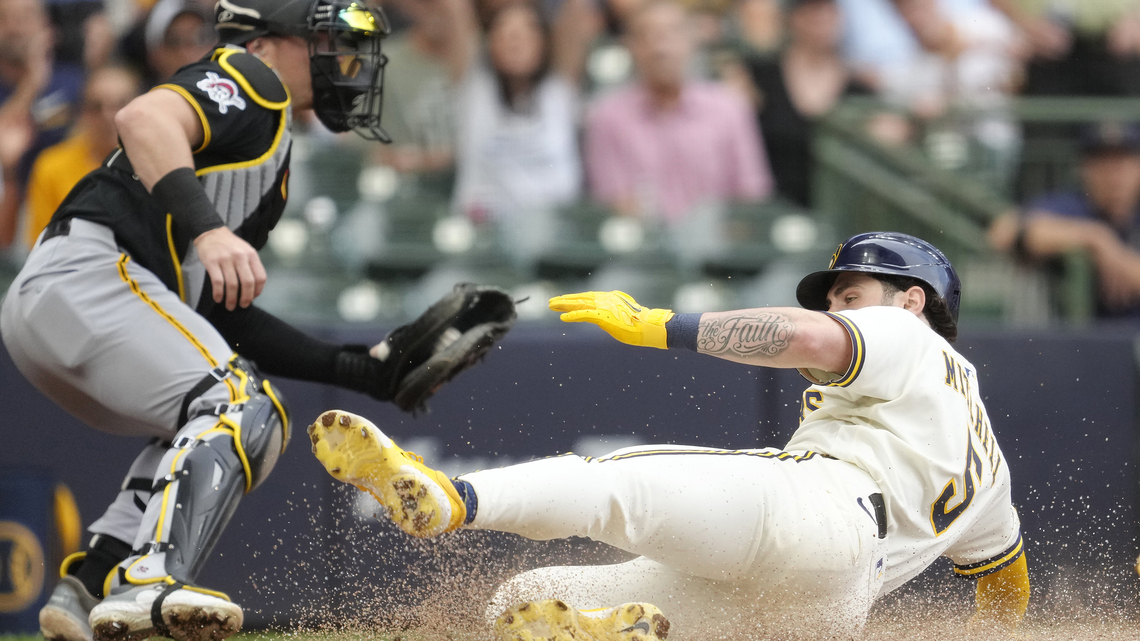 Pirates lose again, fall to last place in NL Central