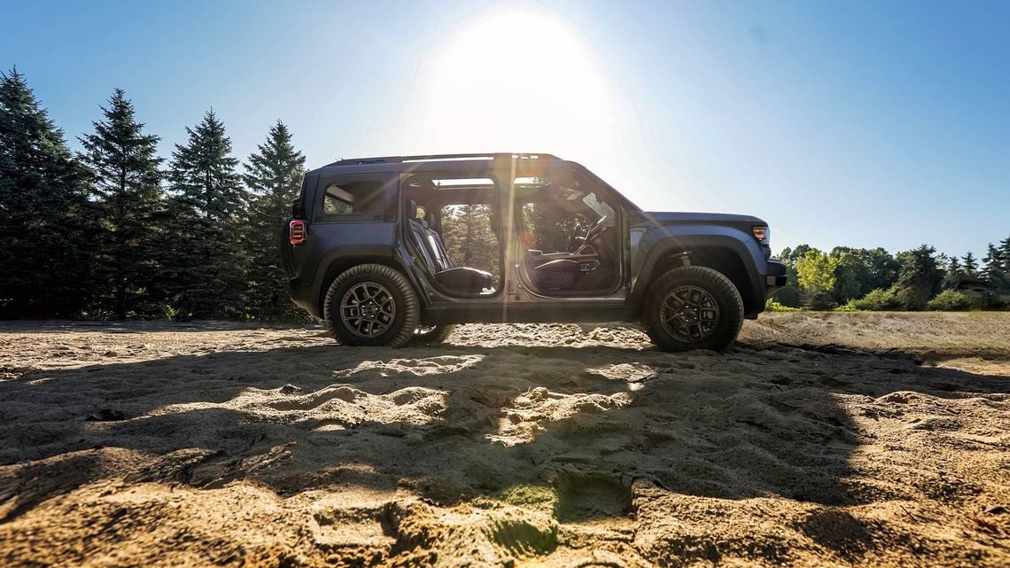 The Electric Jeep Recon Has 670 HP, Removable Doors and One Big Problem 