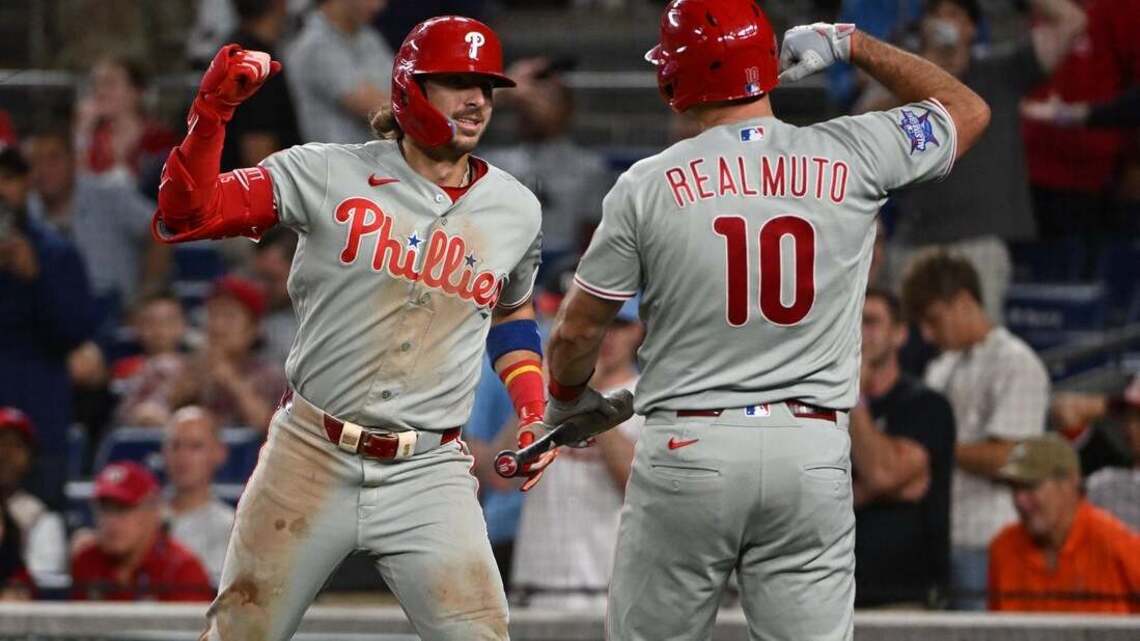 MLB roundup: Phillies score 8 with 2 outs in ninth, stun Nationals 