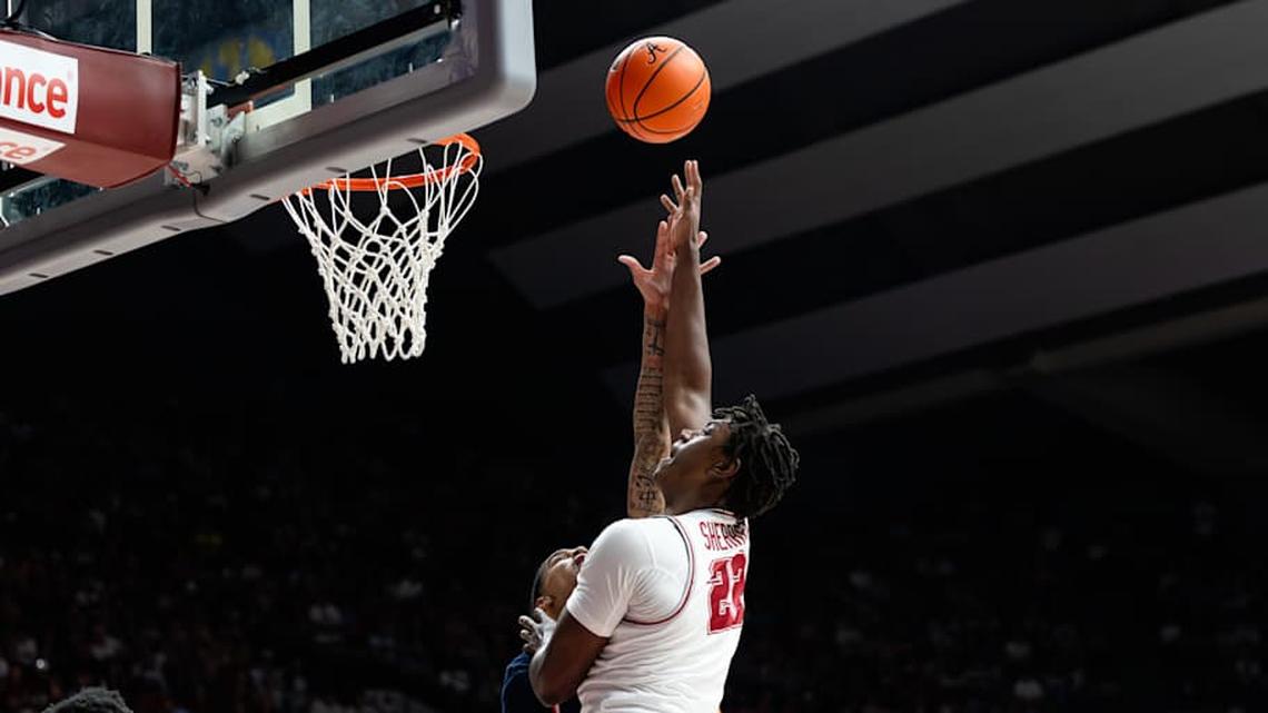 Why Hofstra Coach Speedy Claxton Believes His Bigs Are Ready For Alabama