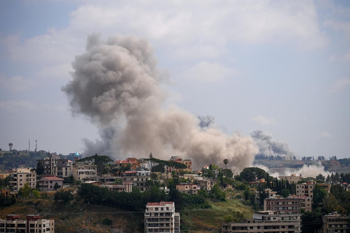 Smoke billows from southern Lebanon, following Israeli strikes, as seen from Nabatieh, Lebanon, June 2, 2026. REUTERS/ Stringer