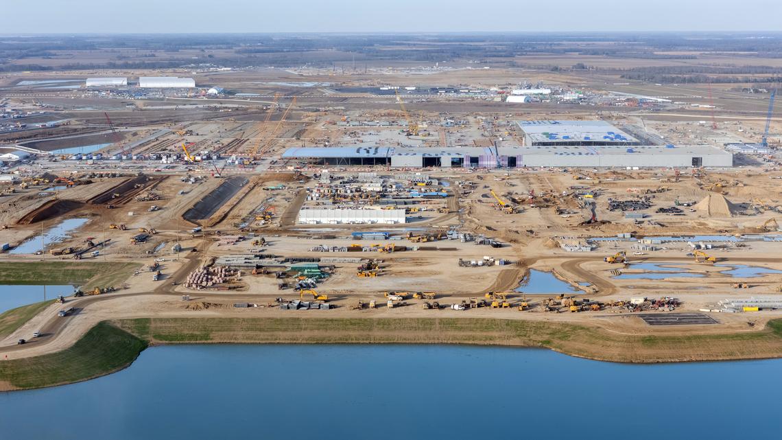 Tech leaders are all in on AI. The public, not so much.