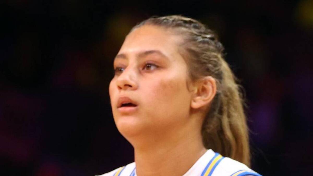  Apr 5, 2026; Phoenix, AZ, USA; UCLA Bruins forward Sienna Betts (16) and sister center Lauren Betts (51) against the South Carolina Gamecocks during the National Championship game of the women's 2026 NCAA Tournament at Mortgage Matchup Center. Mandatory Credit: Mark J. Rebilas-Imagn Images | Mark J. Rebilas-Imagn Images 