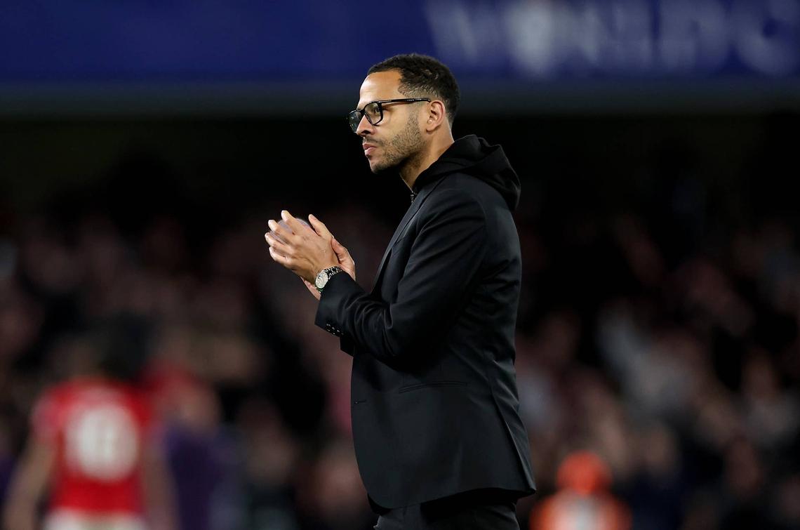  Liam Rosenior, Manager of Chelsea, applauds the fans following the team's defeat during the Premier League match between Chelsea and Manchester United at Stamford Bridge on April 18, 2026 in London, England. (Photo by Justin Setterfield/Getty Images) Photo by Justin Setterfield/Getty Images