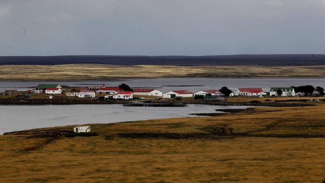 Bolivia defends Argentina's claim to Falkland Islands 