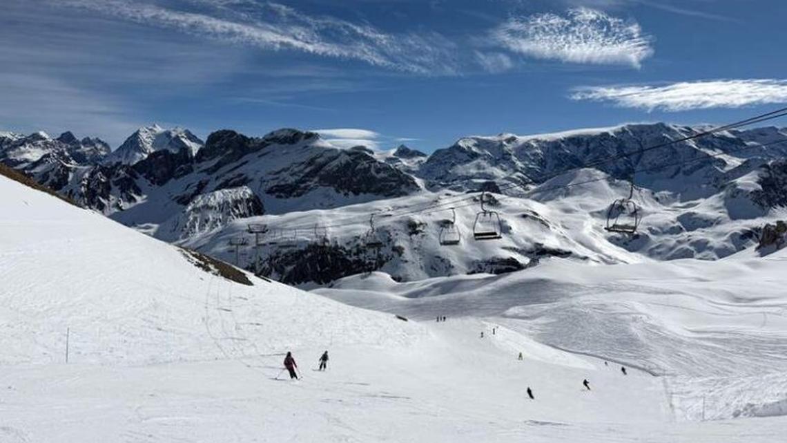 Skiing Les 3 Vallées: A Village-by-Village Guide to the World's Largest Ski Area 