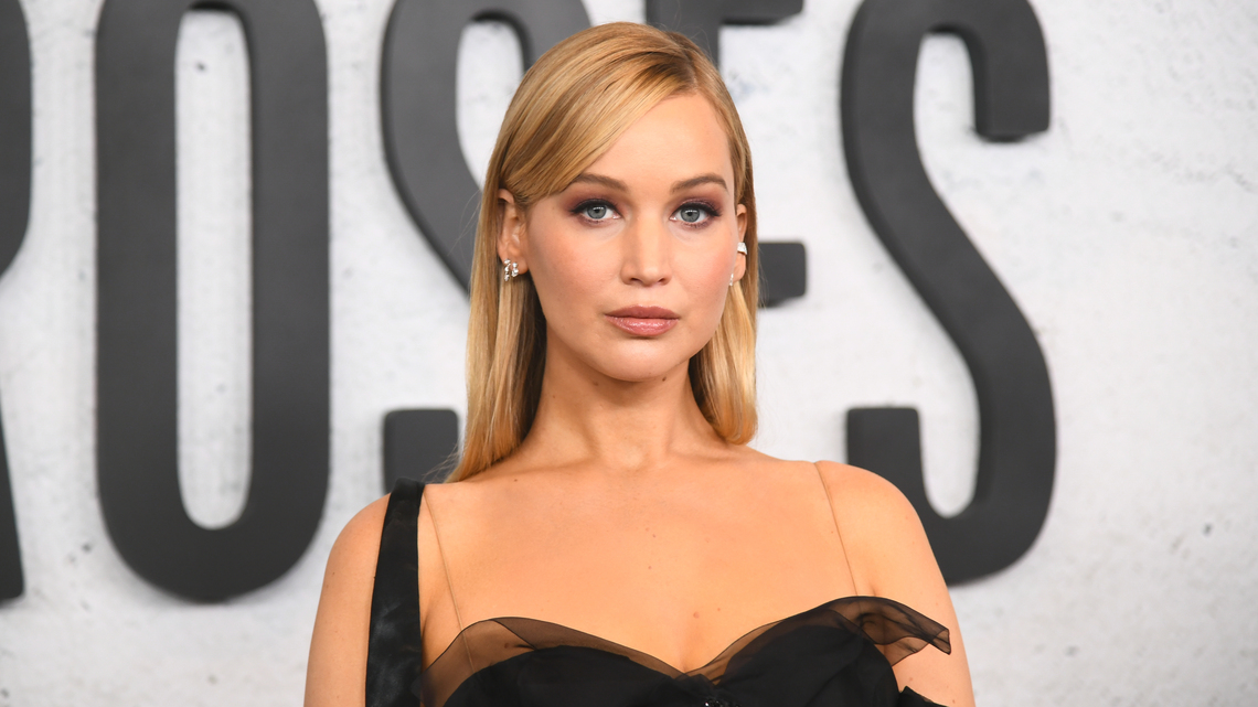 Jennifer Lawrence's Roomy Jeans Are Basically Loungewear - I'm Sold 