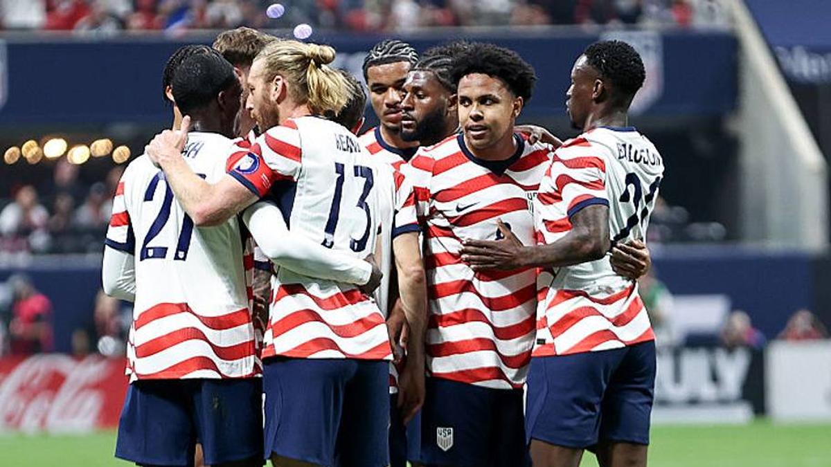  Mauricio Pochettino will have a deep bench this summer in several positions. | Omar Vega/USSF/Getty Images 