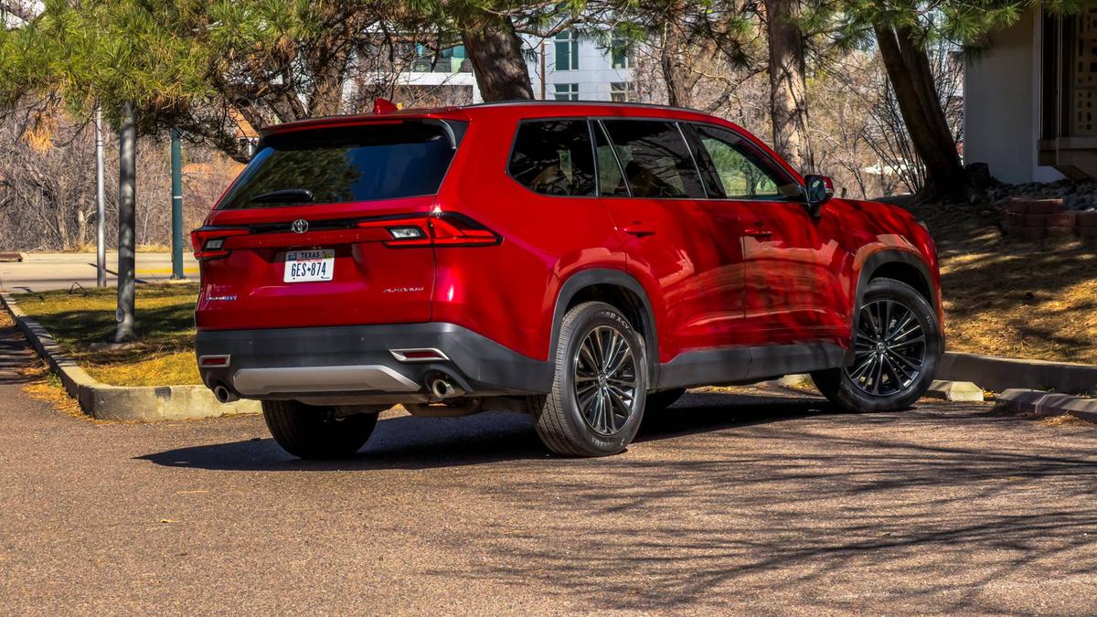  Toyota Grand Highlander Hybrid Chase Bierenkoven