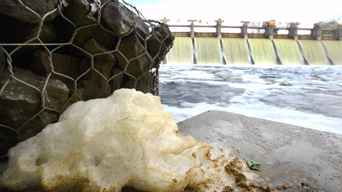 Avoid foam on Michigan's waters this summer, health experts warn 