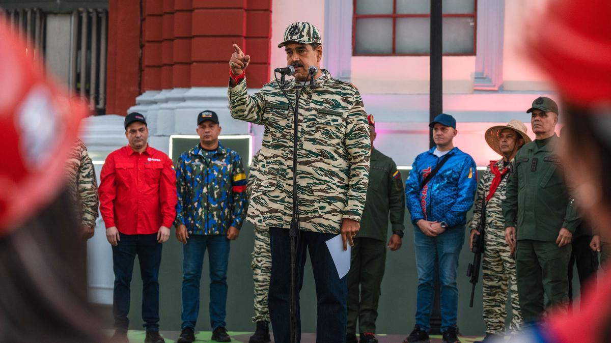 El gobernante Nicolás Maduro durante una ceremonia de juramentación de nuevos miembros de una milicia nacional en Caracas, Venezuela, el 7 de enero de 2025.