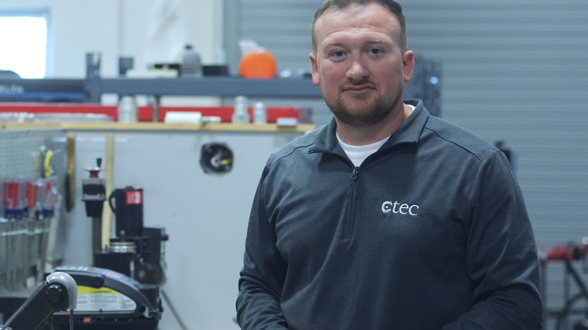Newark man traded factory work for teaching teens | Aces of Trades