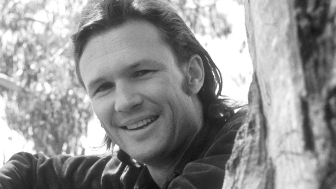1969 Country Song, Written by a Helicopter Pilot, Became a No. 1 Hit for Three Legends 