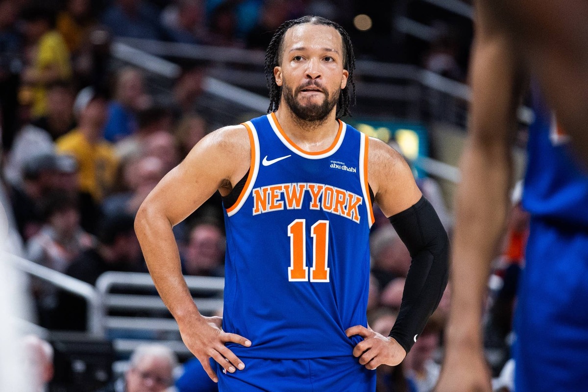  New York Knicks guard Jalen Brunson (11) looks on during a game. © Trevor Ruszkowski-Imagn Images