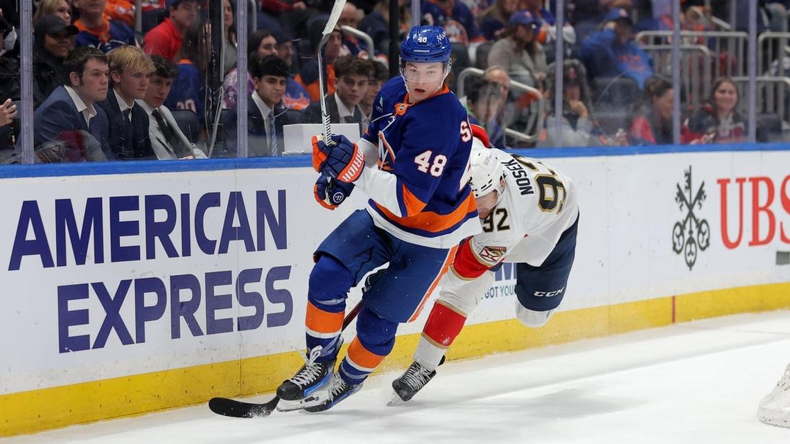 Matthew Schaefer's assists, Islanders' five-goal period subdue Panthers 