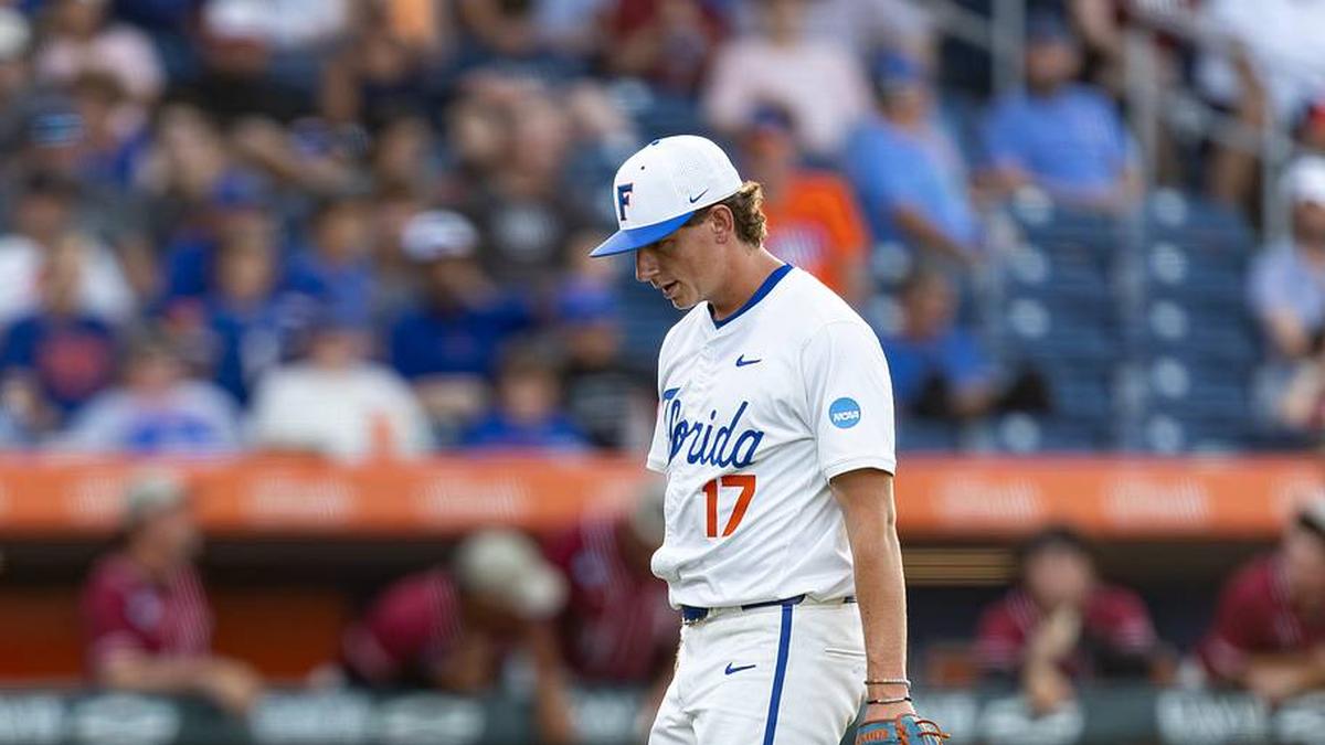  Russell Sandefer walked all three batters faced after replacing McDonald. | Kyle Lander / Florida Gators on SI 