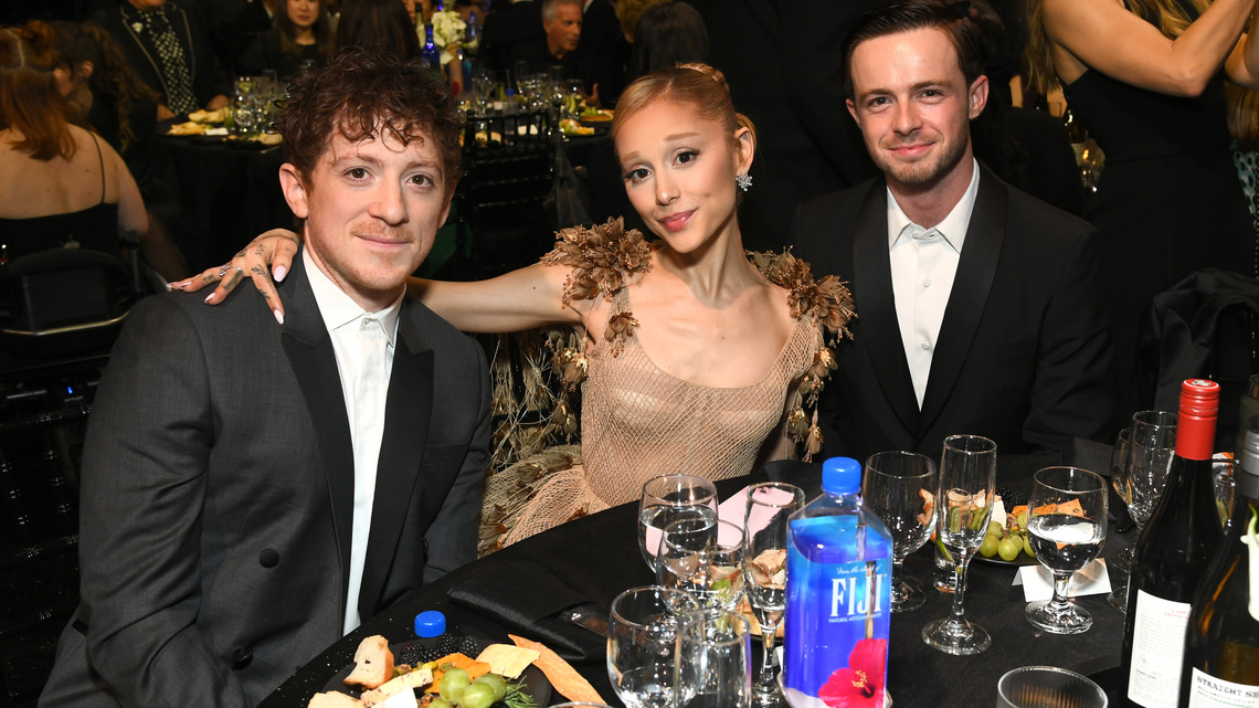 Ariana Grande tears up onstage after Ethan Slater split news